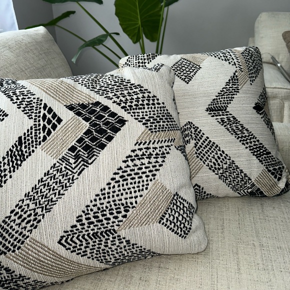 Brand NEW Couch Pillow Set - Picture 1 of 4